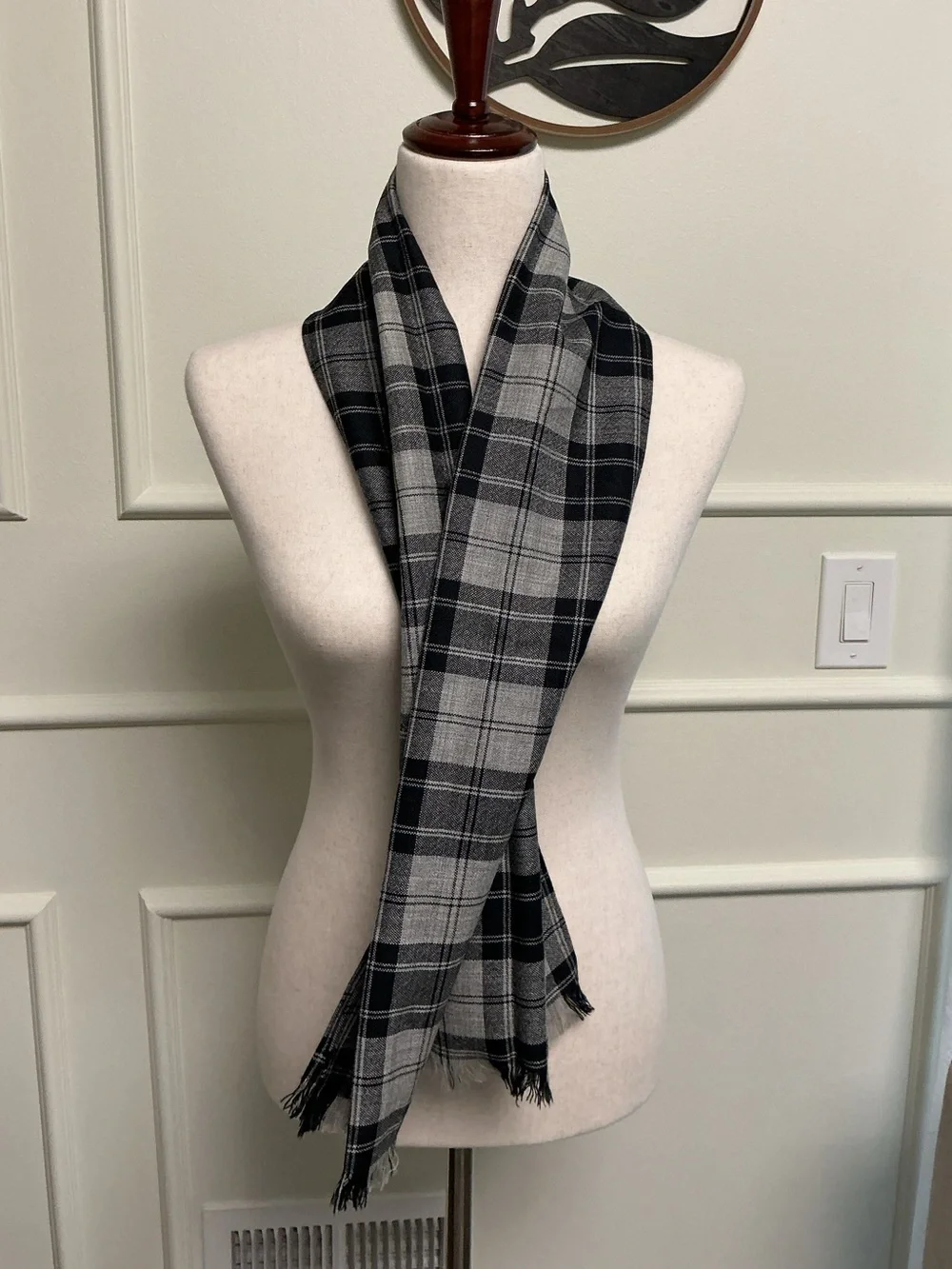 Ingles Buchan Pure Wool Men’s Scarf🧣Black Gray Plaid Classic Winter 54x10”